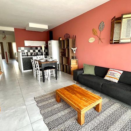 2 Bedrooms - Sea View Apartment Nisa Exterior foto